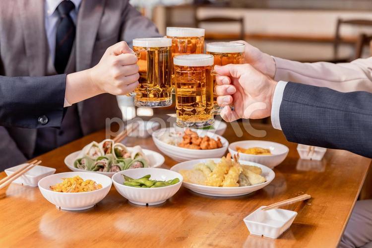 飲み会の場 飲み会の場でのコミュニケーションについての記事のため。